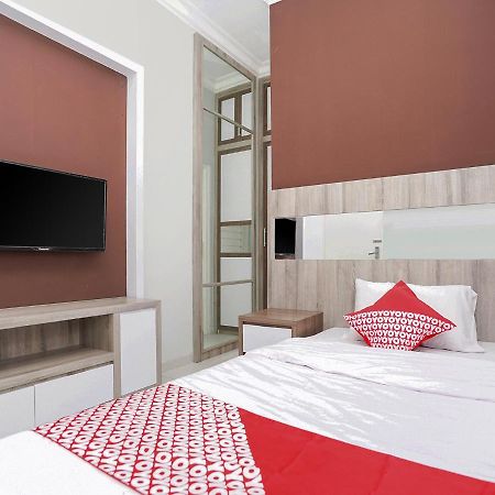 OYO 747 Cipunegara Residence Surabaya Exterior foto