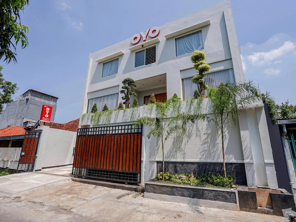 OYO 747 Cipunegara Residence Surabaya Exterior foto