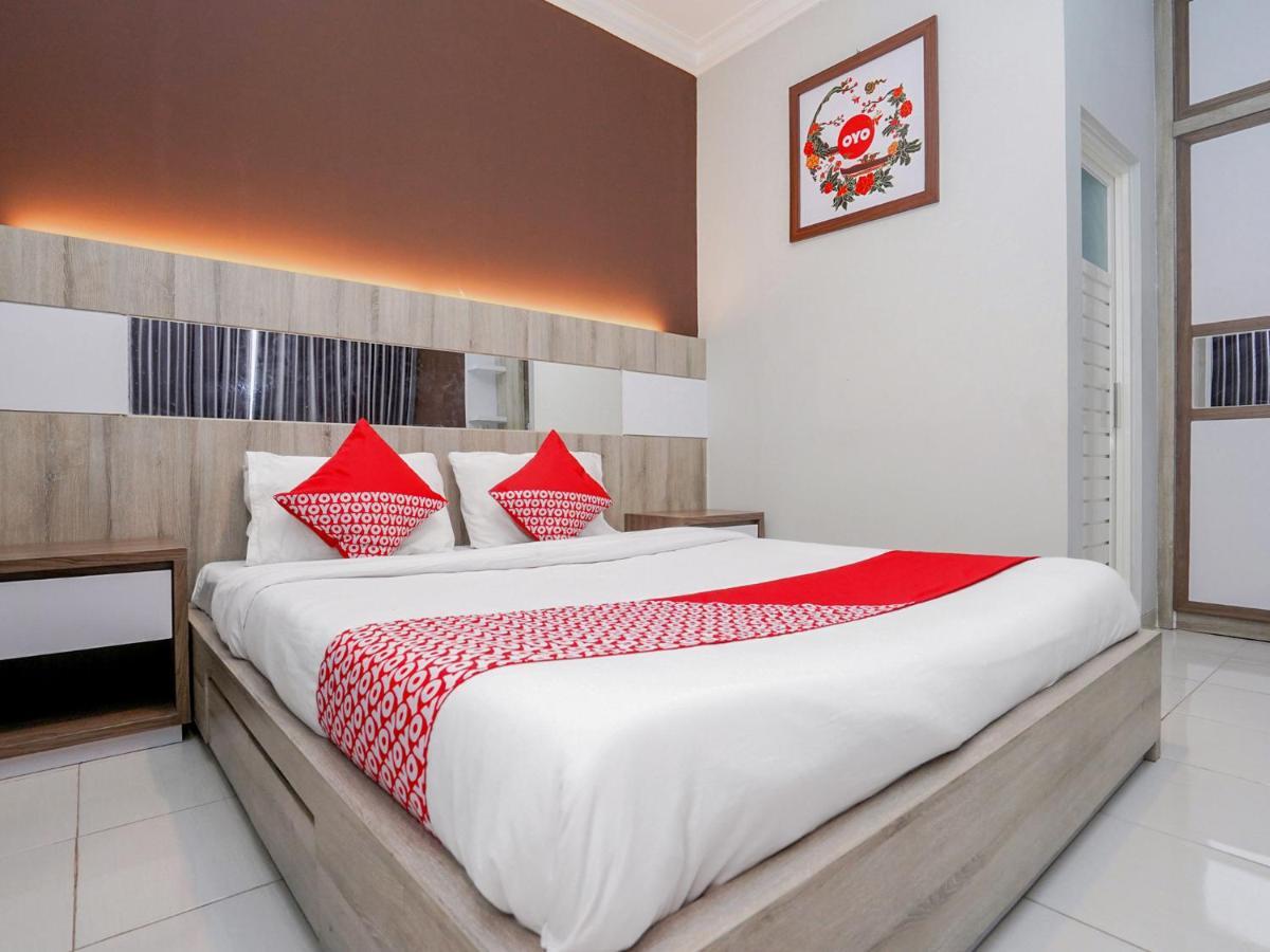 OYO 747 Cipunegara Residence Surabaya Exterior foto