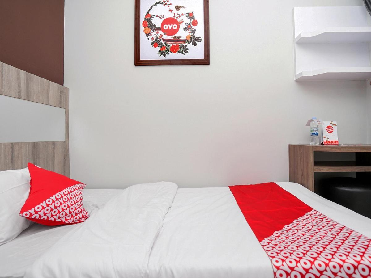 OYO 747 Cipunegara Residence Surabaya Exterior foto