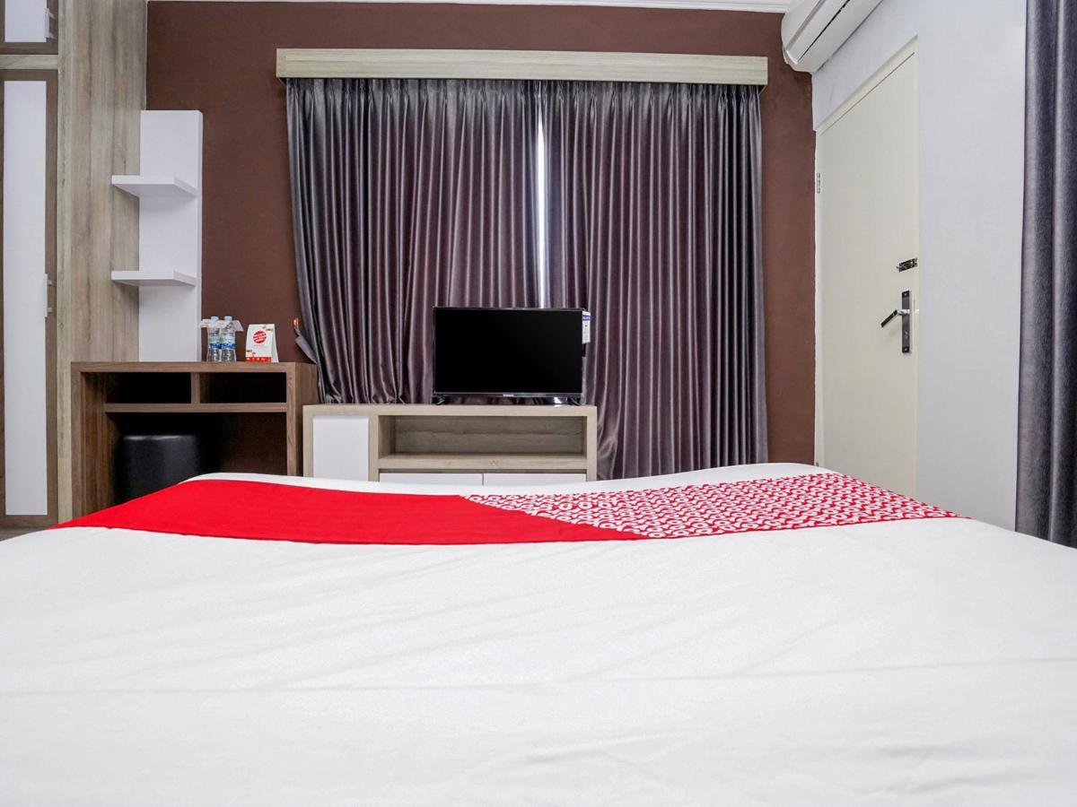 OYO 747 Cipunegara Residence Surabaya Exterior foto