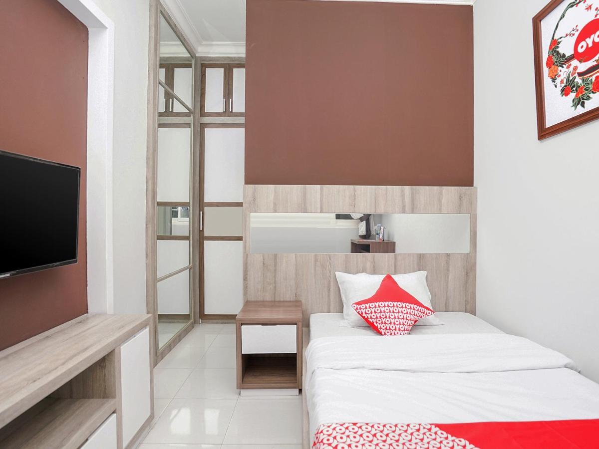 OYO 747 Cipunegara Residence Surabaya Exterior foto