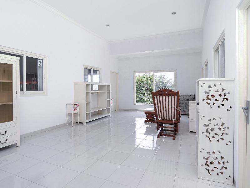 OYO 747 Cipunegara Residence Surabaya Exterior foto